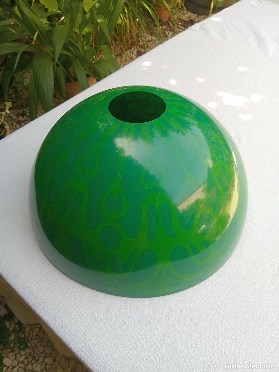 Vintage: Lampara vintage a&ntilde;os 70 en metacrilato verde