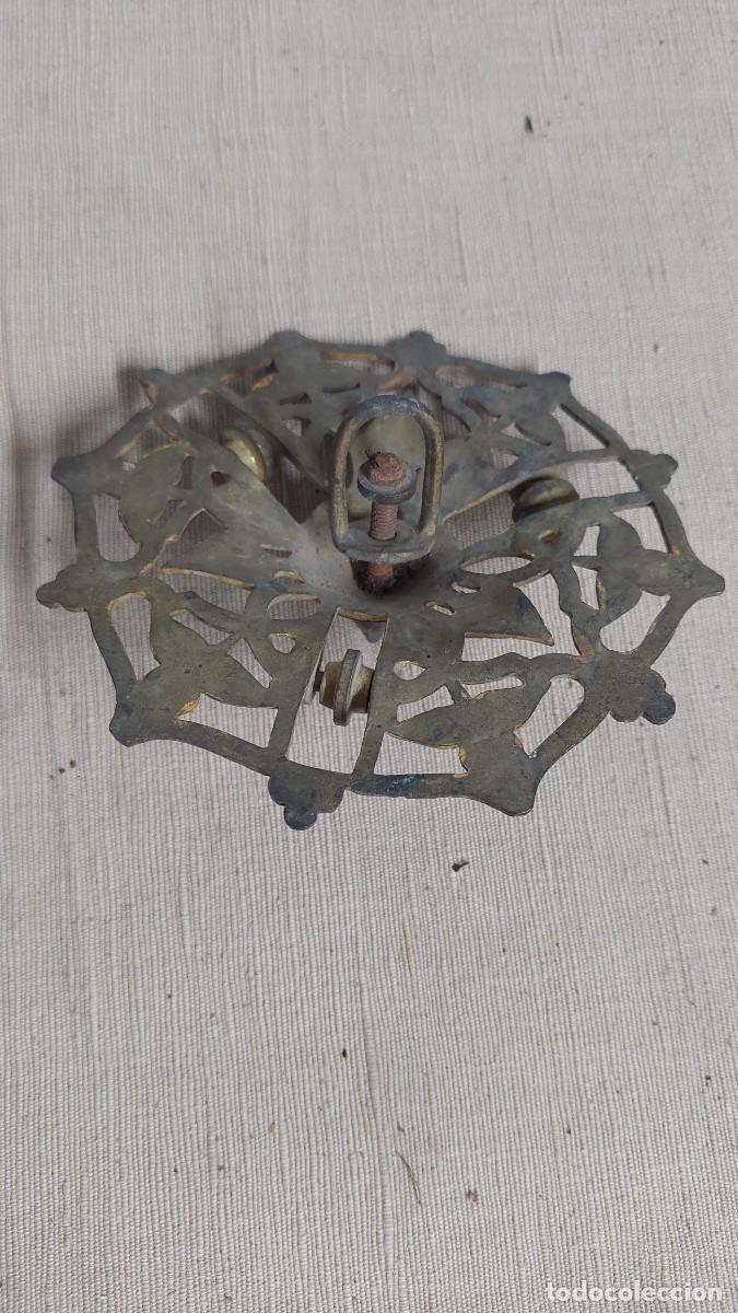 Vintage: Antiguo soporte de techo con poleas para l&aacute;mpara en bronce - Foto 2