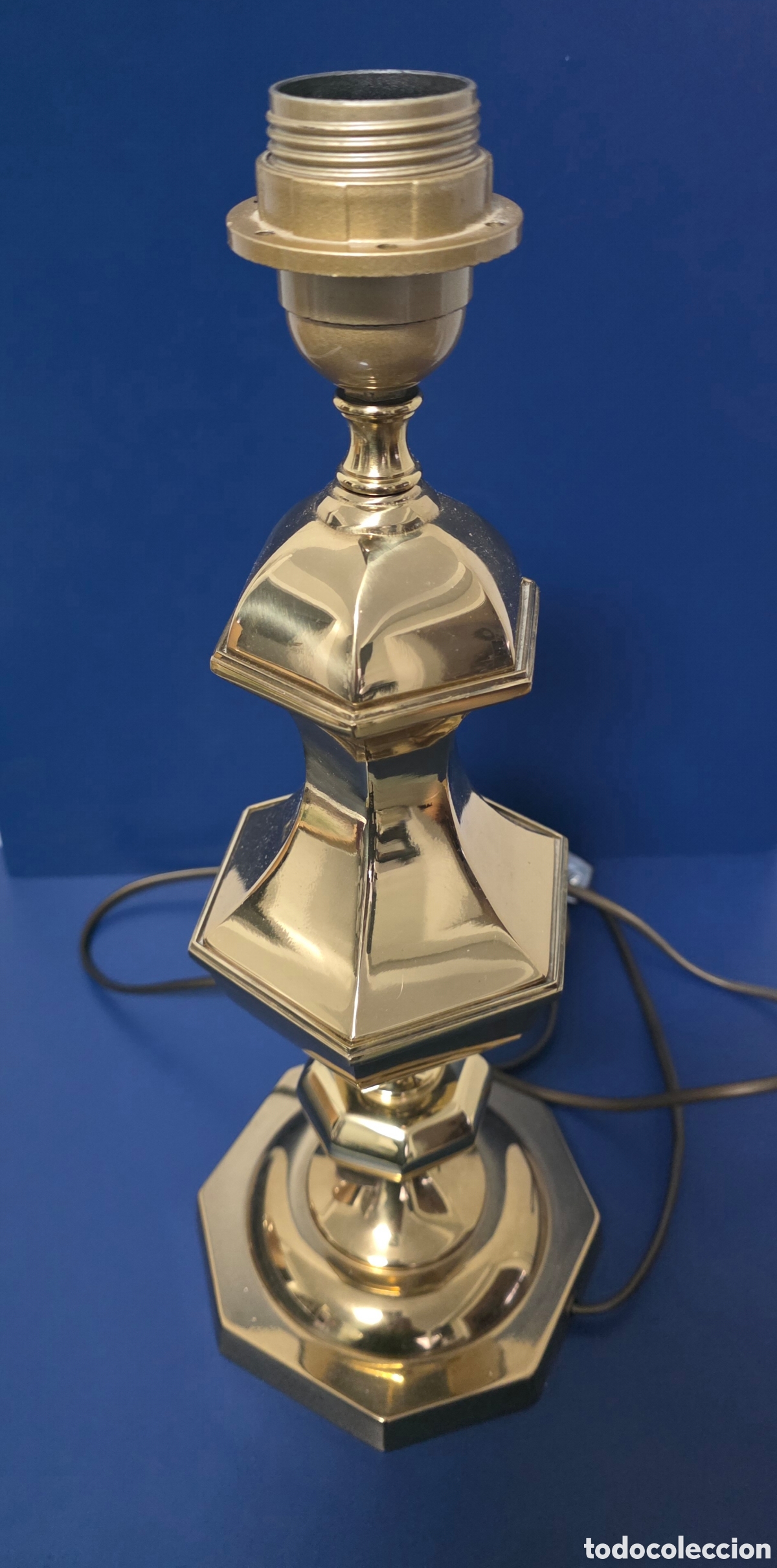 Vintage: L&aacute;mpara de sobremesa en lat&oacute;n estilo cl&aacute;sico - Foto 3