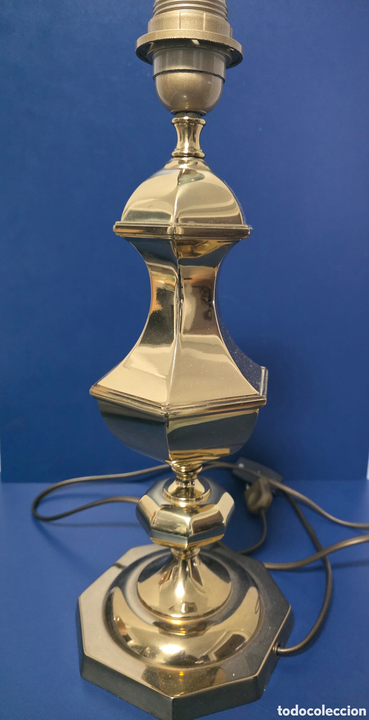 Vintage: L&aacute;mpara de sobremesa en lat&oacute;n estilo cl&aacute;sico - Foto 4