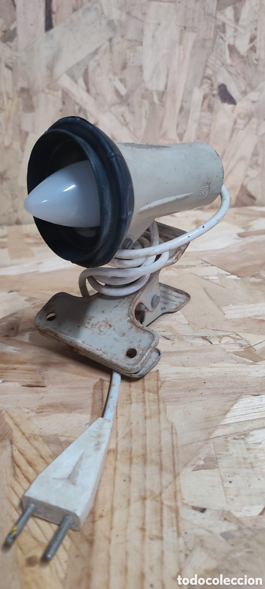 Vintage: Lampara flexo foco flector BJC de pinza funcionando, para limpiar y repintar.