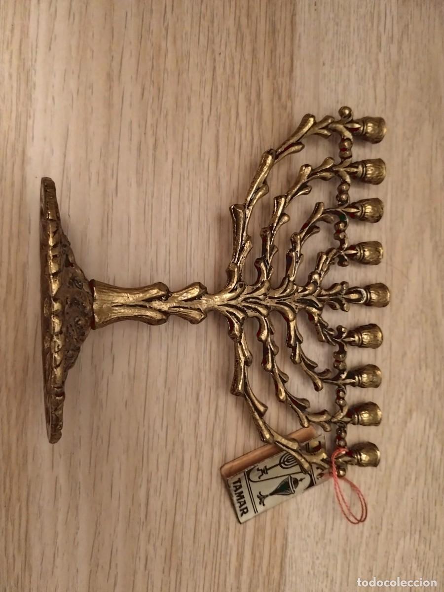 Vintage: Antigua Menor&aacute; Januqui&aacute; de Lat&oacute;n - Dise&ntilde;o &Aacute;rbol de la Vida - Tamar Israel Vintage con Etiqueta