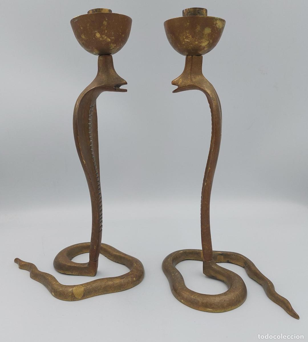 Vintage: Pareja de candelabros laton cobra - Foto 4