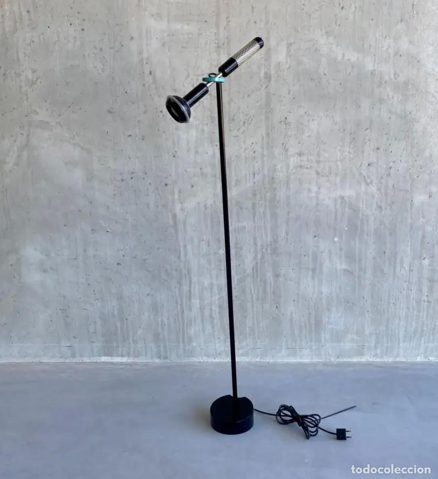Vintage: L&aacute;mpara de pie &rdquo;GRIP&rdquo; negra de ACHILLE CASTIGLIONI para FLOS, italiana de los 80