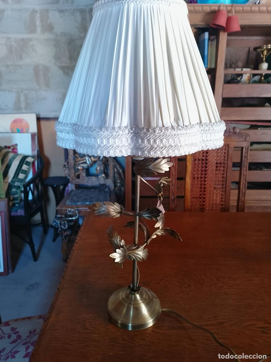 Vintage: Lampara de mesa dorada hojas