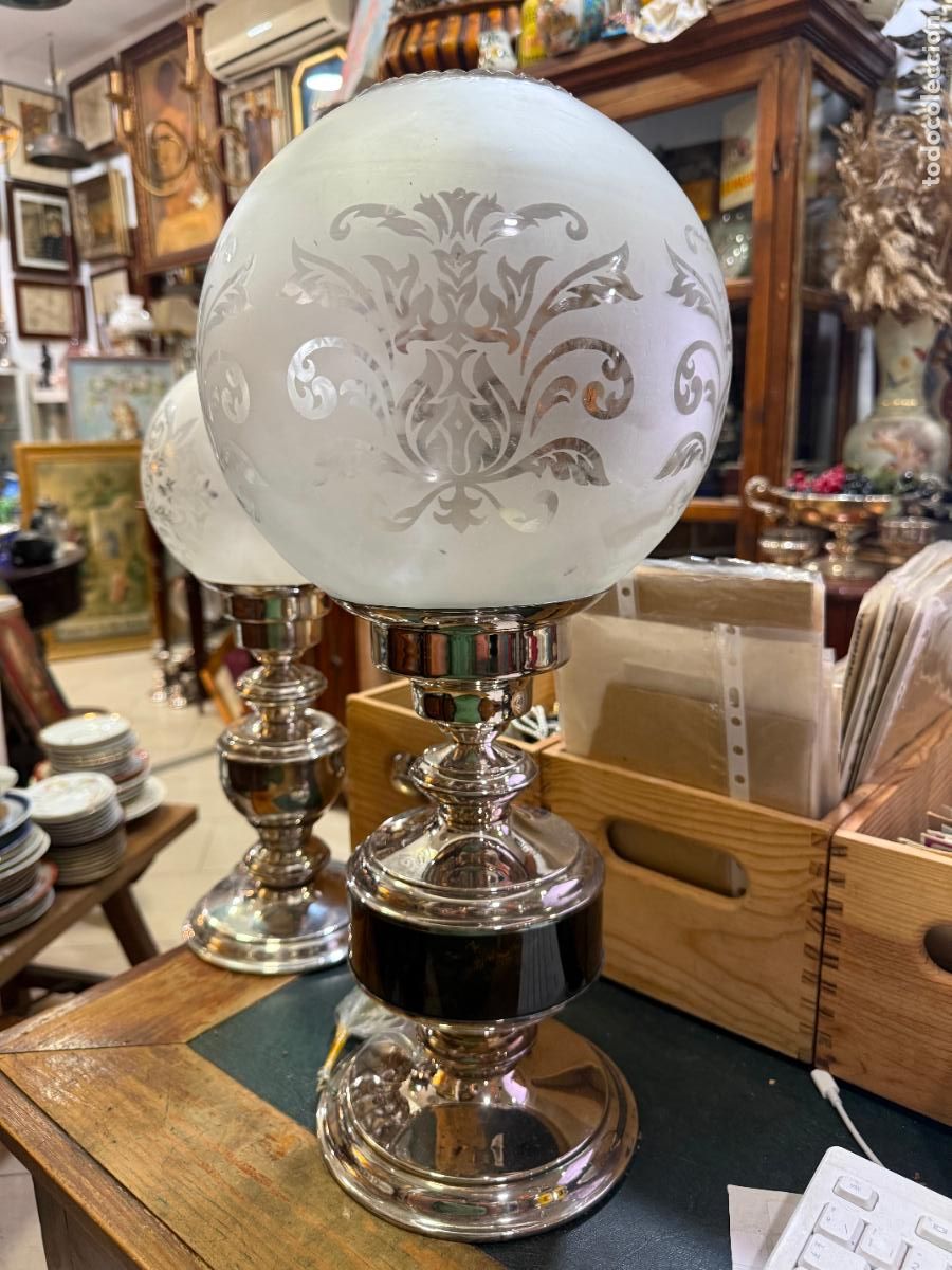 Vintage: PRECIOSA LAMPARA DE ALPACA CON BA&Ntilde;O DE PLATA Y TULIPA DE CRISTAL - MEDIDA TOTAL 54 CM