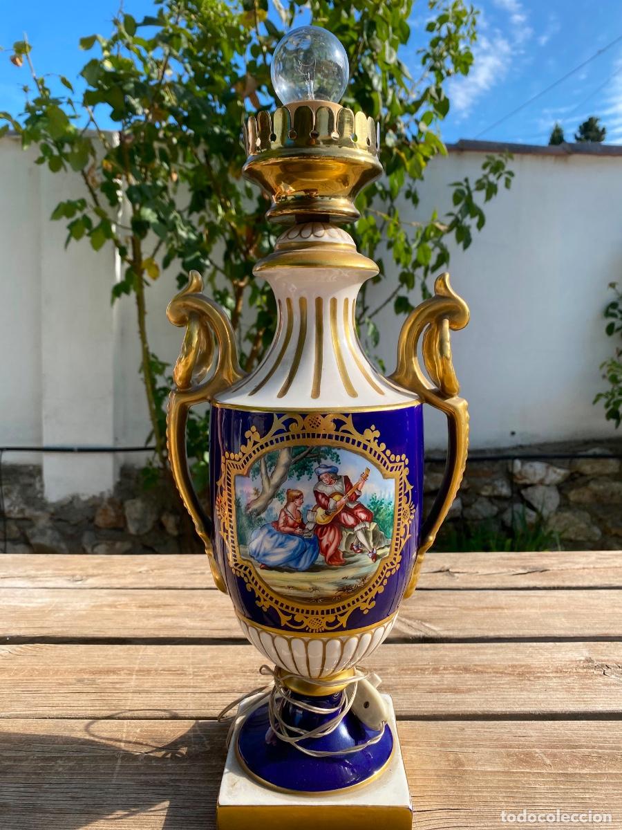 Vintage: Lampara ceramica loza N&aacute;poles capo di monte escena rom&aacute;ntica medallon dorado y az&uacute;l 45,5x19