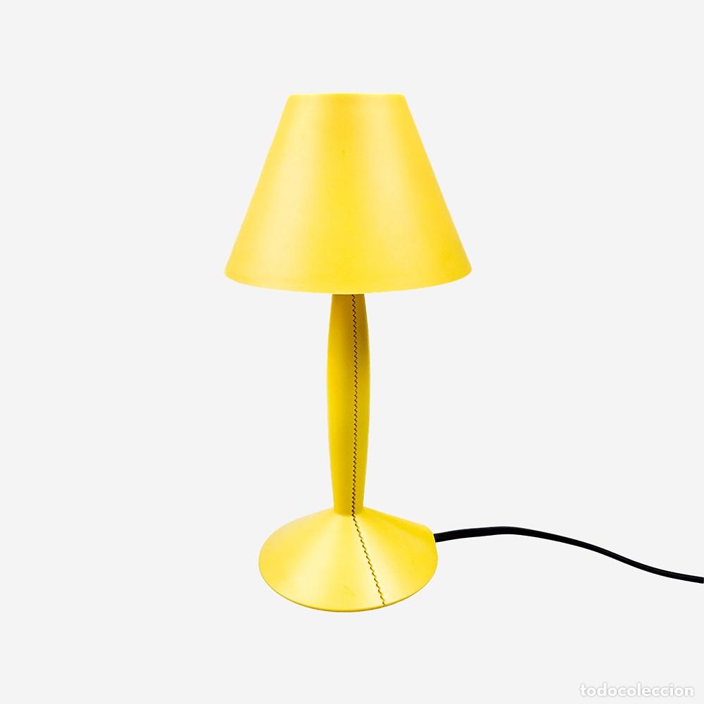Vintage: L&aacute;mpara Miss Sissi dise&ntilde;o de Philippe Starck para Flos, 1991.
