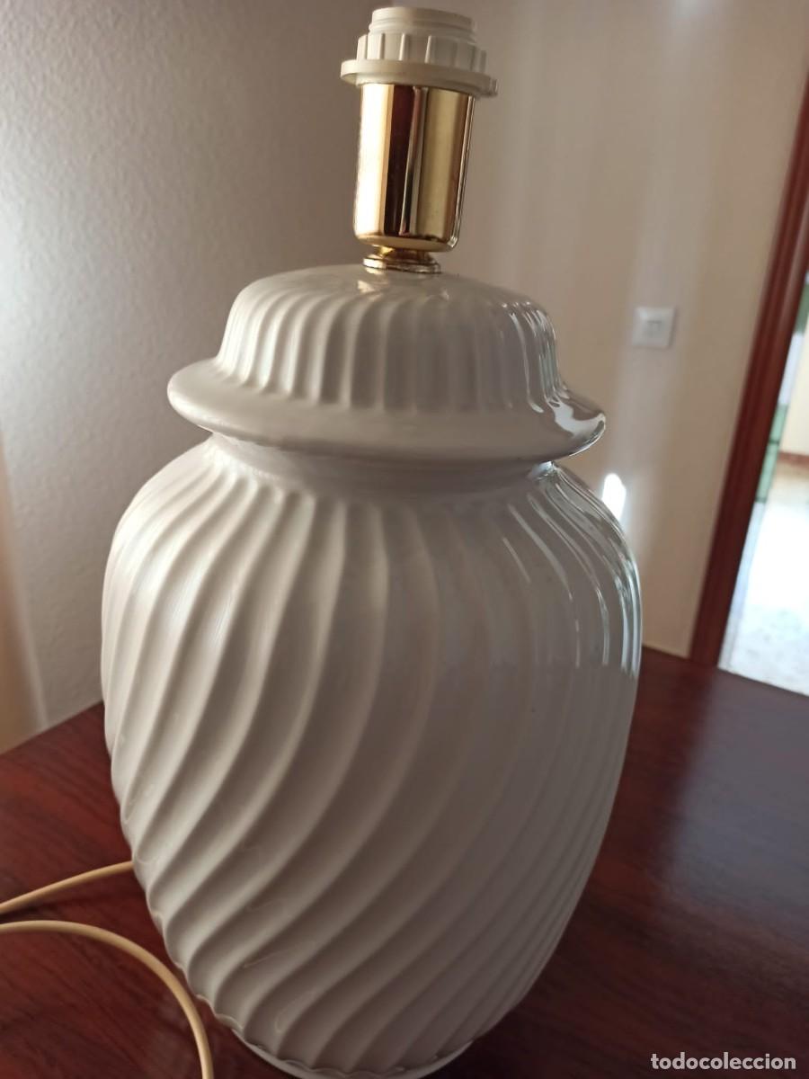 Vintage: LAMPARA DE SOBRE MESA PORCELANA BLANCA SIN PANTALLA VER FOTOS ALTO 50 CONTORNO 78 BASE 18