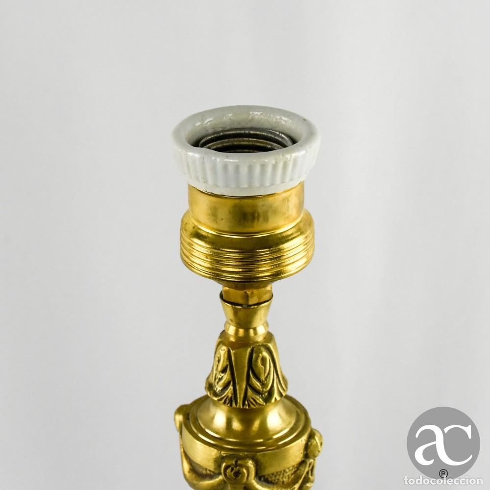 Vintage: Par de Candeeiros de mesa em bronze e m&aacute;rmore, estilo Lu&iacute;s XVI - Foto 4