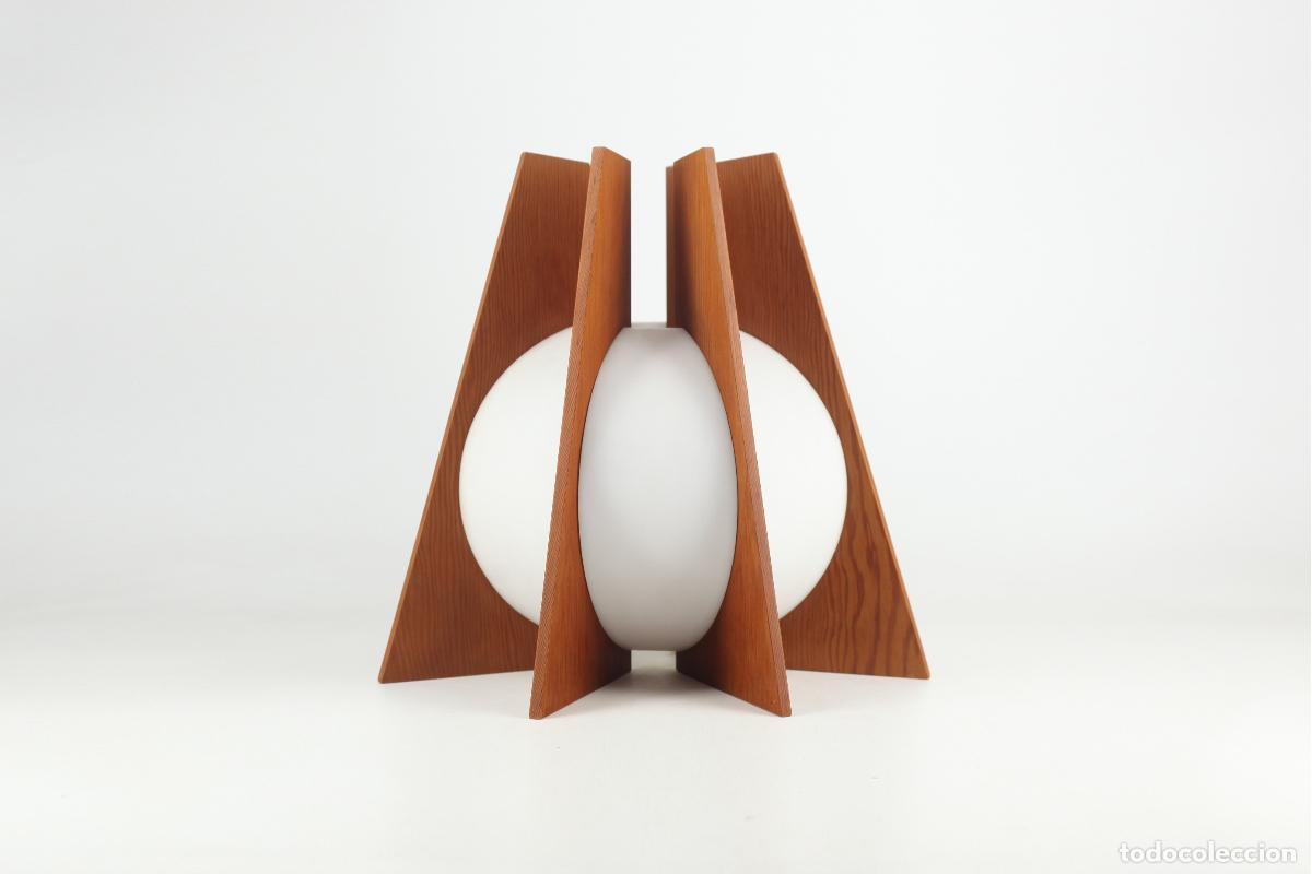 Vintage: l&aacute;mpara sobremesa techo madera metacrilato blanco space age Tec Espa&ntilde;a a&ntilde;os 70