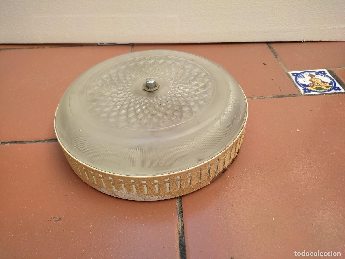 Vintage: plafon o lampara de techo de hierro y tulipa de cristal tallado - vintage - 24,5cm diametro