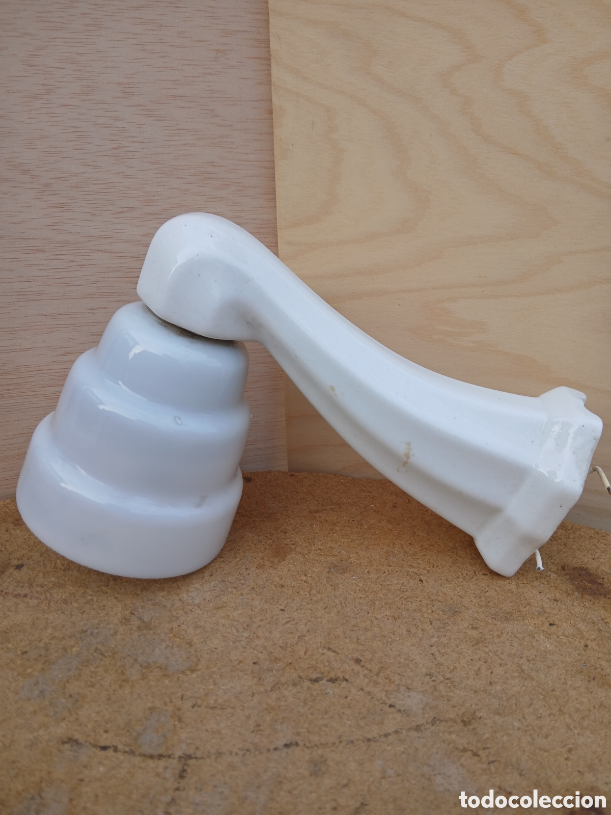 Vintage: LAMPARA DE BA&Ntilde;O CERAMICA ESMALTADA TULIPA DE OPALINA.