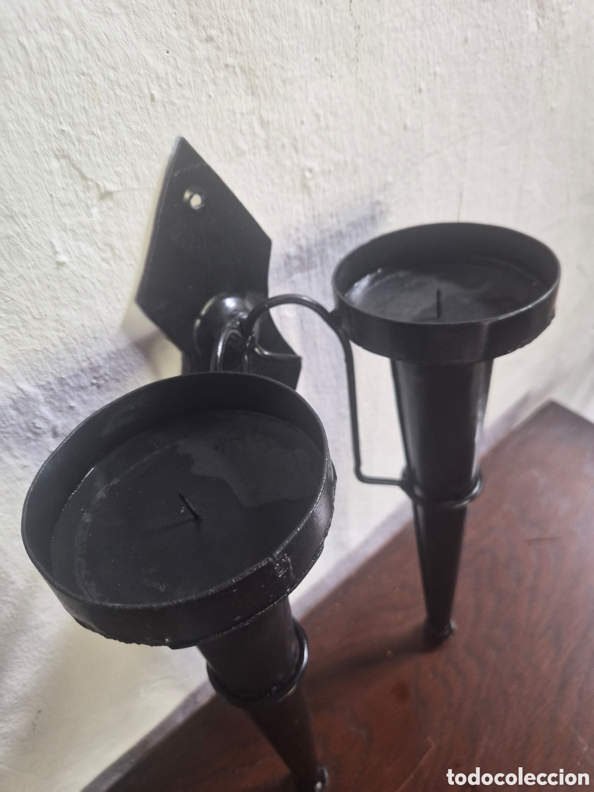 Vintage: Portavelas de pared doble de hierro forjado negro &ndash; estilo r&uacute;stico/vintage