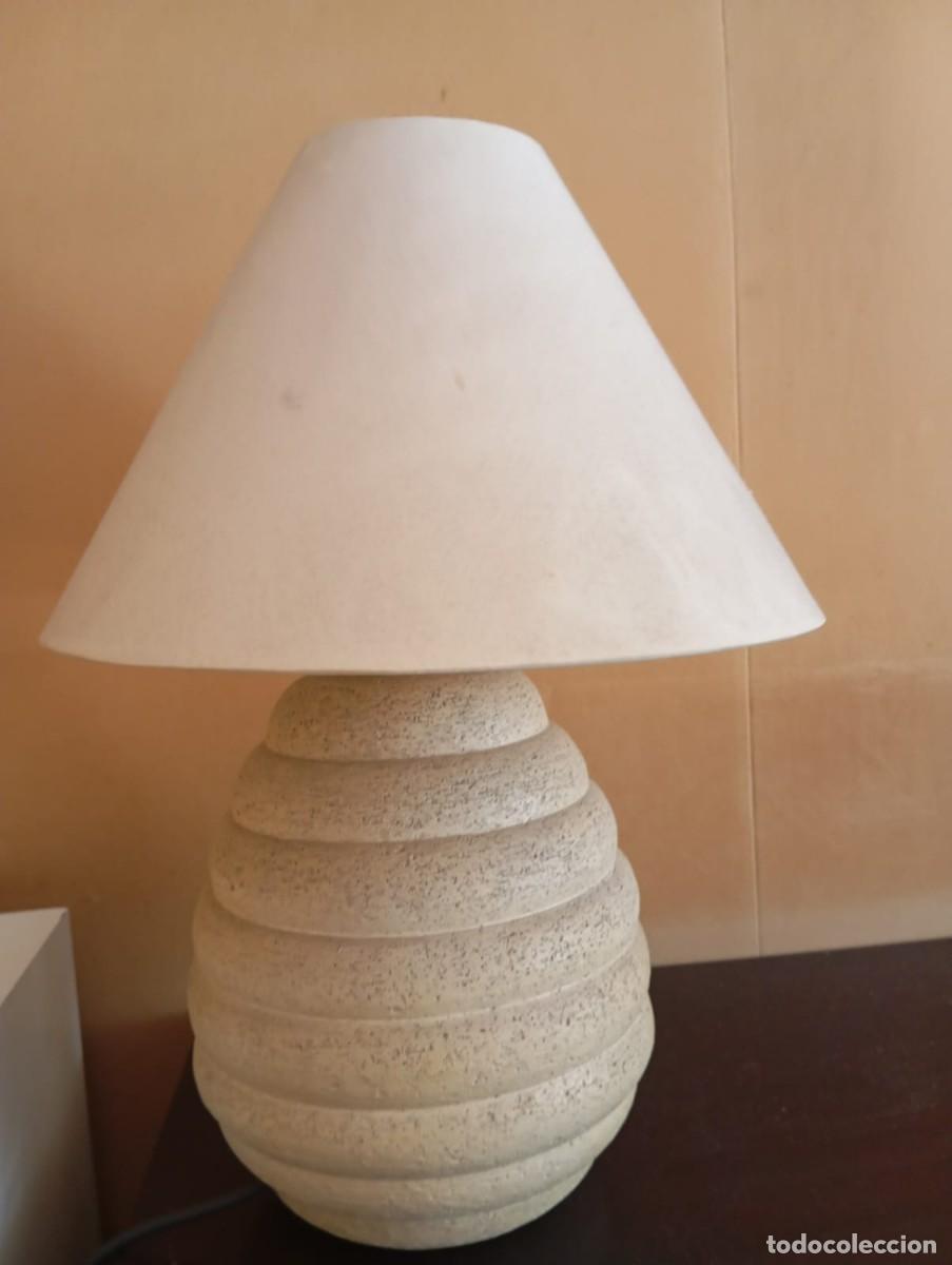 Vintage: L&aacute;mpara de mesa blanca