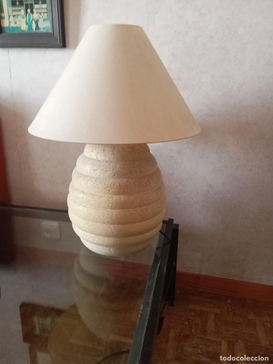 Vintage: L&aacute;mpara de mesa blanca - Foto 1