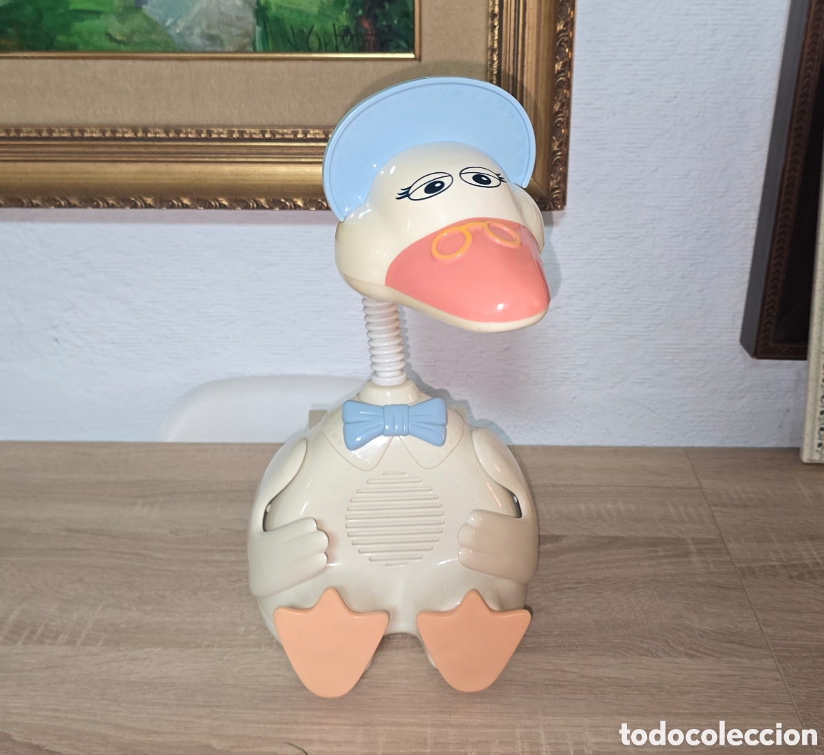 Vintage: LAMPARA CASETE EN FORMA DE OCA . PARECE FUNCIONAR PERO LA LUZ NECESITA CAMBIAR LA BOMBILLA