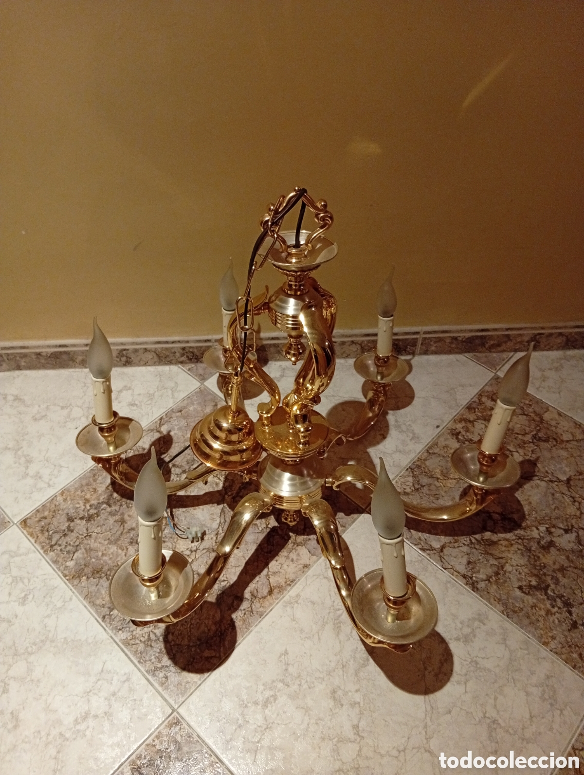 Vintage: Elegante l&aacute;mpara con ba&ntilde;o de oro de 24kl y plata rayada