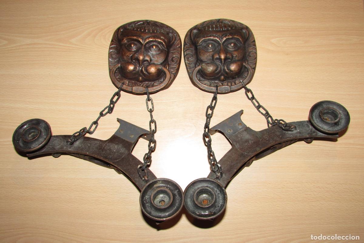 Vintage: Par antiguos candelabros porta velas pared estilo g&oacute;tico medieval le&oacute;n gato Cheshire sellos URSS 70s