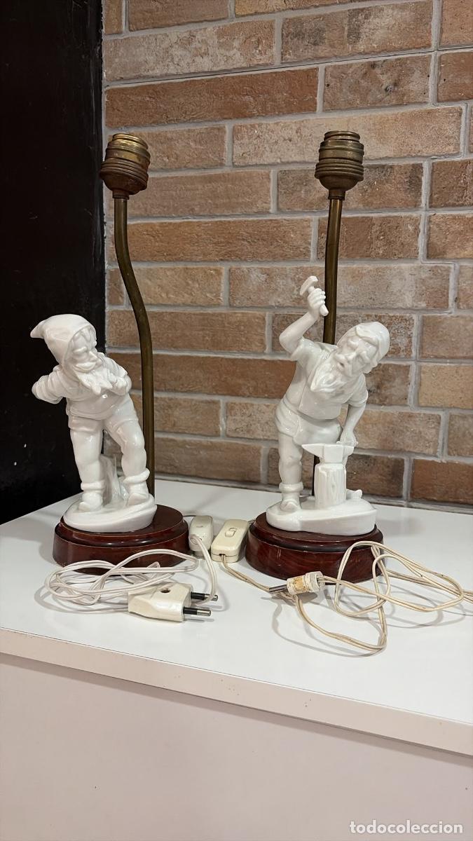 Vintage: Pareja de l&aacute;mparas vintage con figuras de gnomos en porcelana