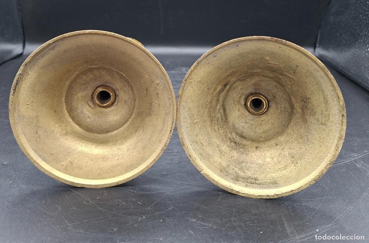 Vintage: PAREJA DE CANDELABROS EN BRONCE ESTILO LUIS XVI - Foto 3