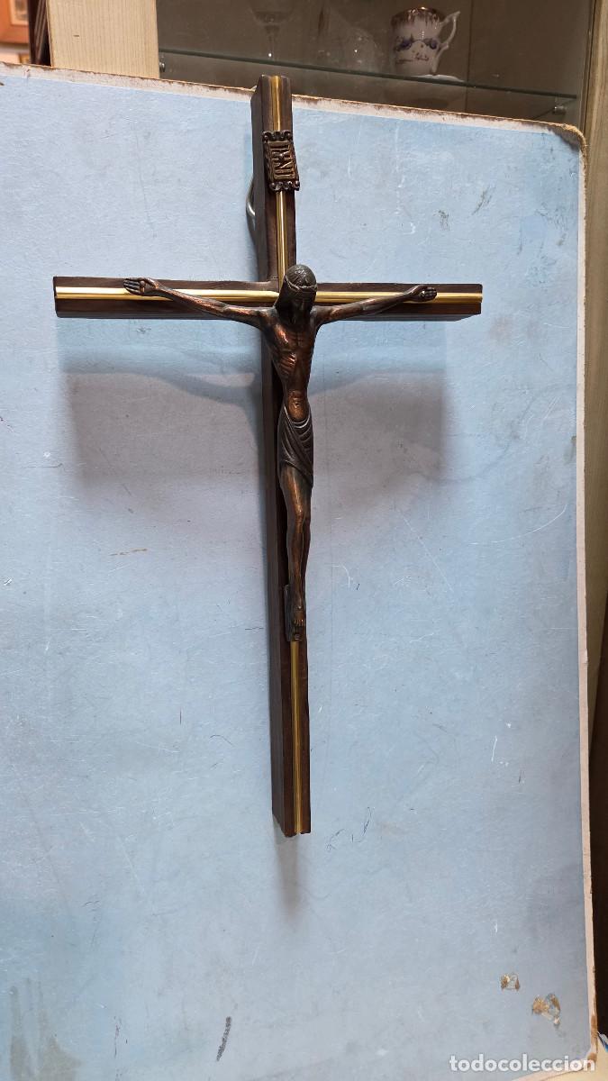 Vintage: crucifijo de madera y metal