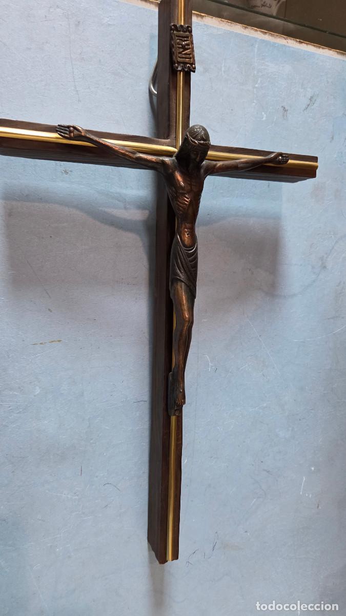 Vintage: crucifijo de madera y metal - Foto 2