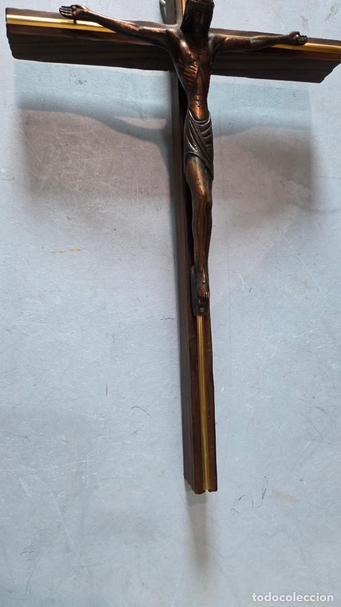 Vintage: crucifijo de madera y metal - Foto 5