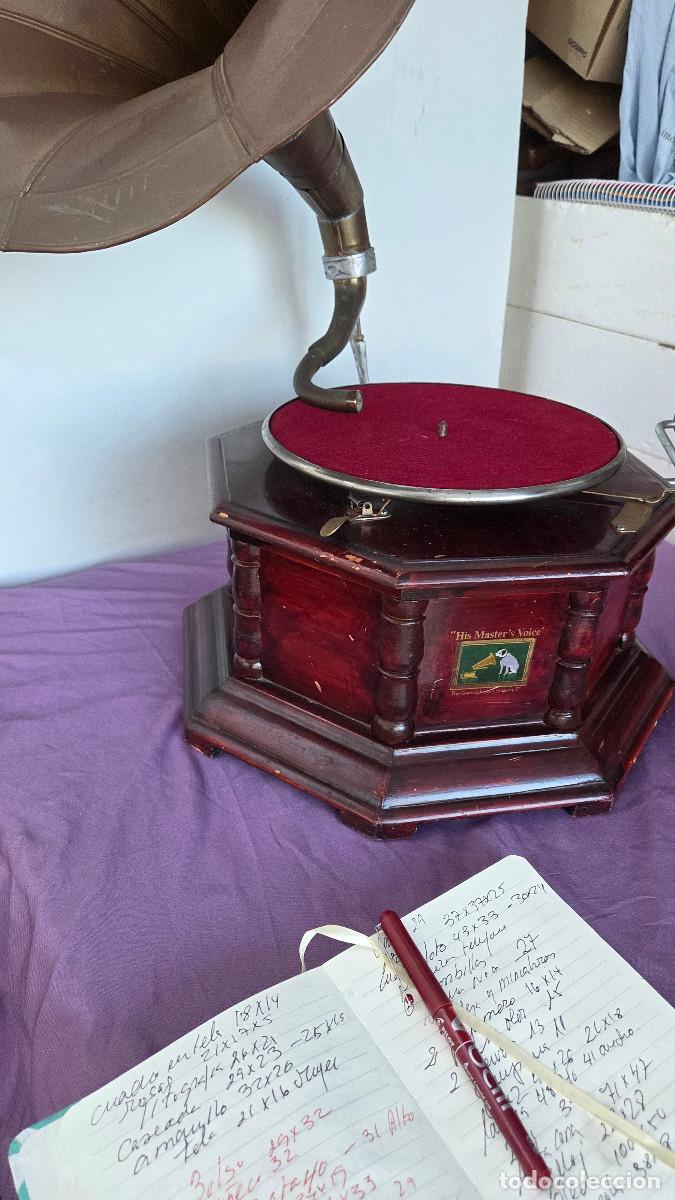 Vintage: gramola antigua de madera la voz de su amo - Foto 7