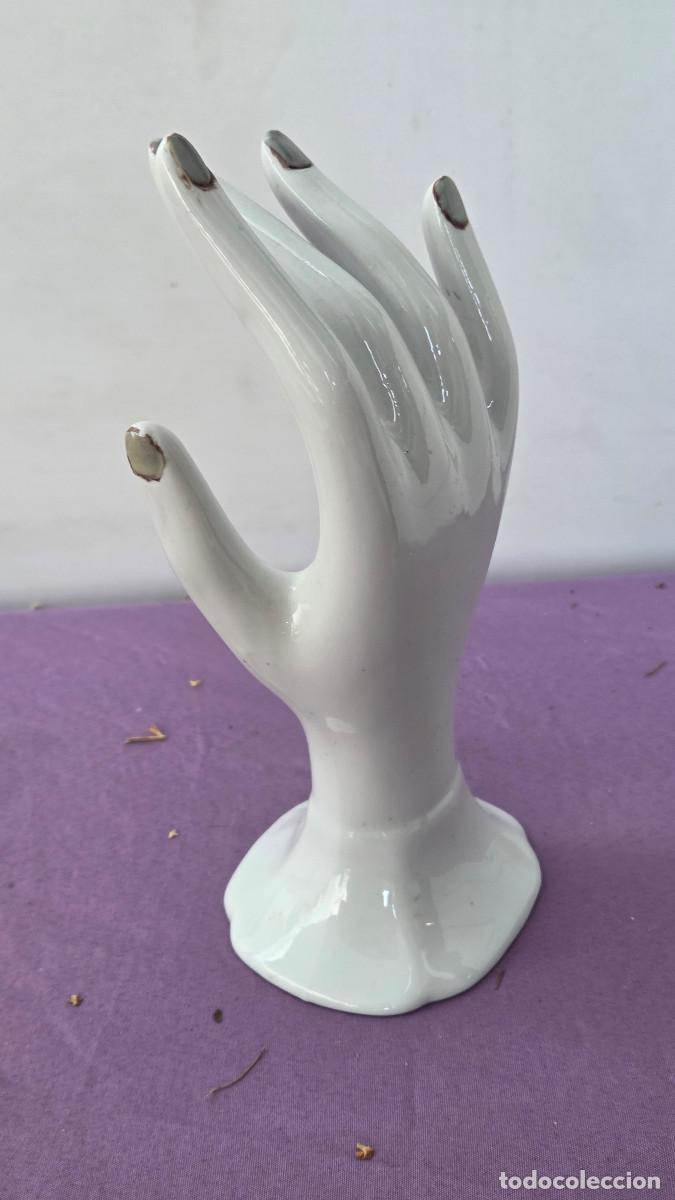 Vintage: figura mano de porcelana