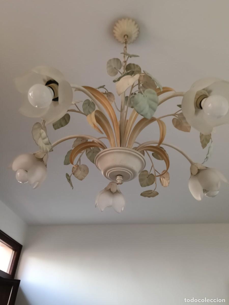 Vintage: L&aacute;mpara con motivos florales