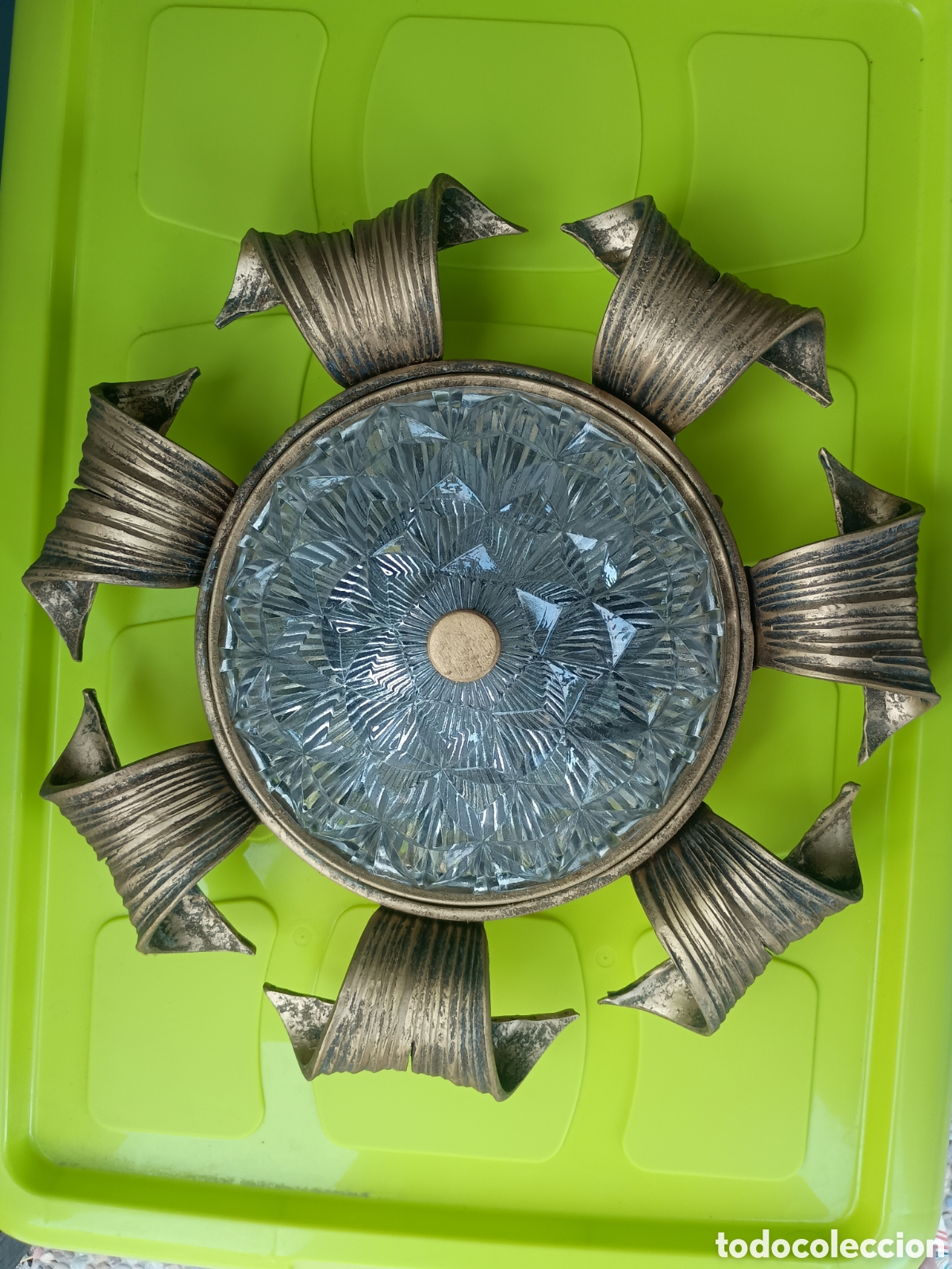 Vintage: L&aacute;mpara sol de forja dorado
