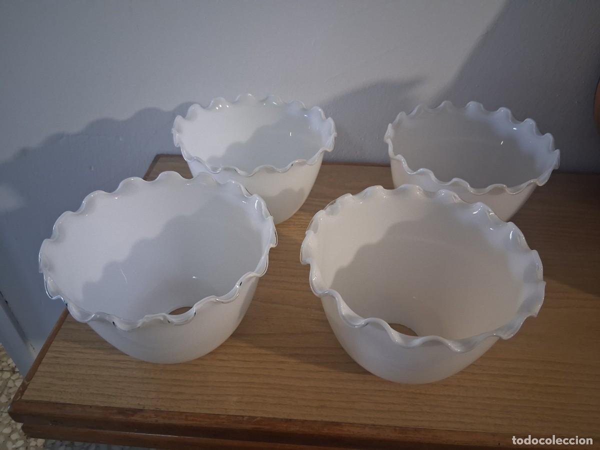Vintage: 4 Tulipas opalina blanca de cristal para l&aacute;mpara