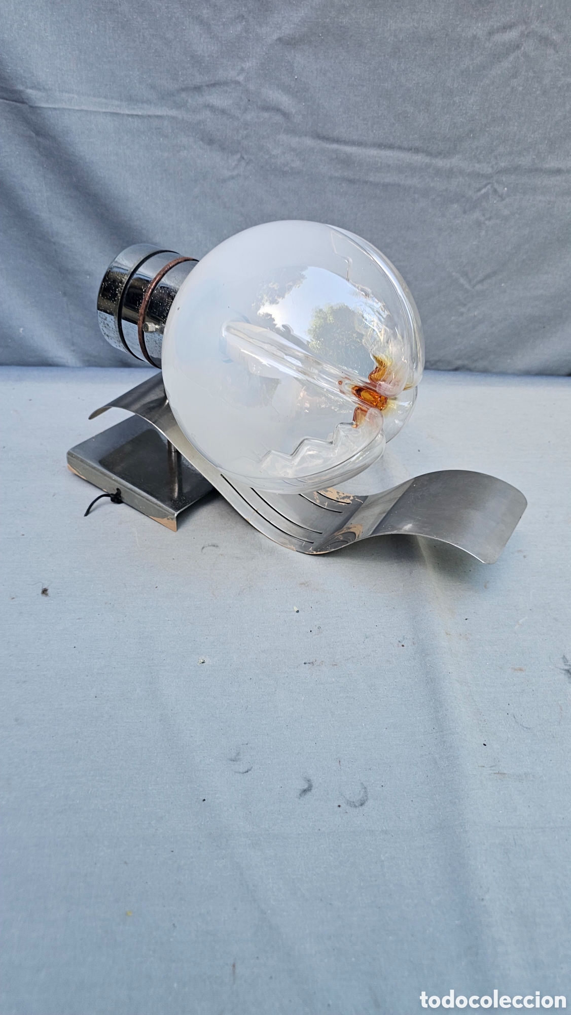 Vintage: l&aacute;mpara vintage de dise&ntilde;o Space Age con tulipa de cristal de murano