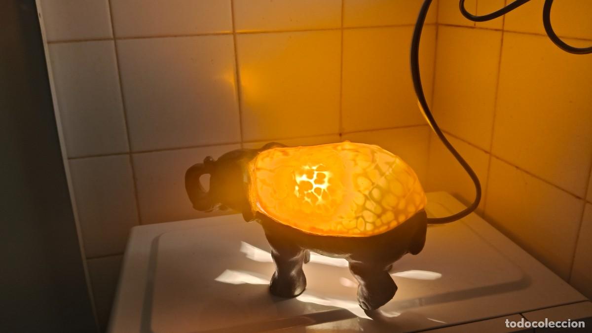 Vintage: Lampe bronze et patte de verre style tiffany 1970
