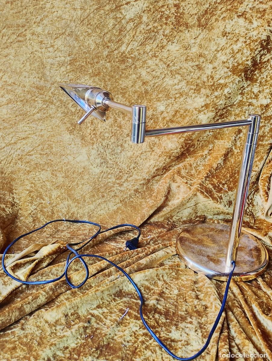 Vintage: Lujosa l&aacute;mpara de despacho de tres r&oacute;tulas en metal macizo -a saber lo que cost&oacute; en su dia- por s&oacute;lo