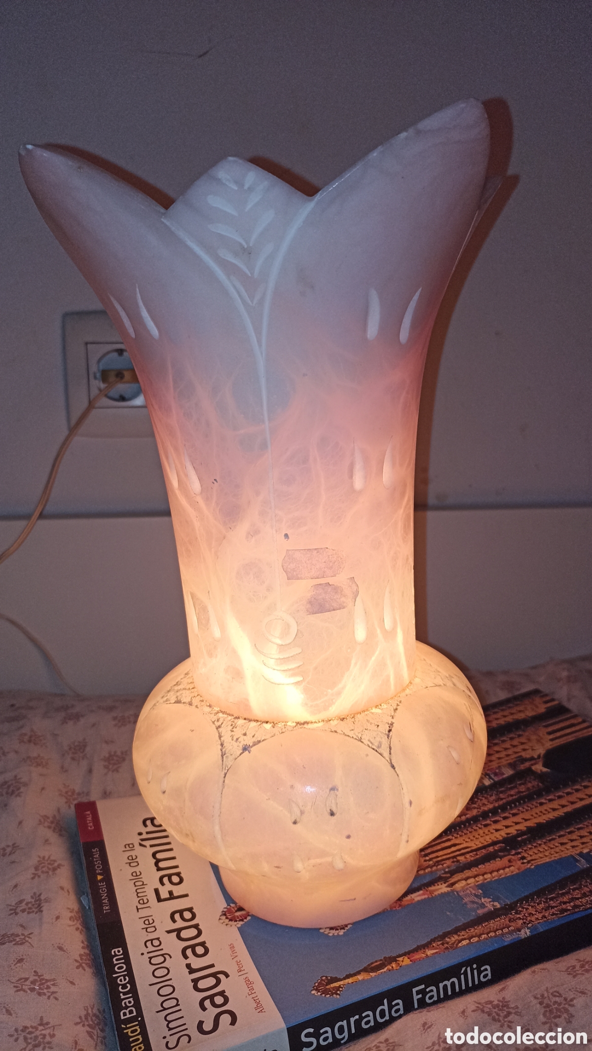 Vintage: Espectacular L&aacute;mpara Vintage de Alabastro Rosado &ndash; Forma de Flor (32 cm)