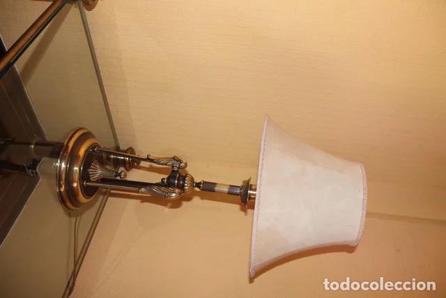 Vintage: L&aacute;mpara de mesa dorada y beige Como nuevo &middot; Beige y Dorado &middot; Tela y Metal
