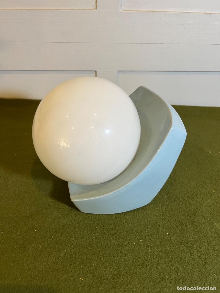 Vintage: Aplique de pared vintage cer&aacute;mica azul y globo opalino estilo Luxus Suecia a&ntilde;os 60-70
