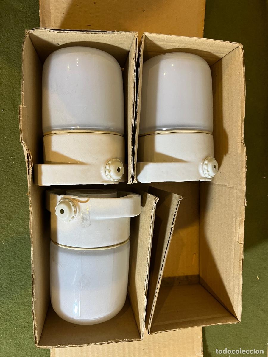 Vintage: Aplique industrial vintage Lindner LISILUX porcelana y cristal opalino &ndash; Lote de 3 unidades NOS &ndash; Ma