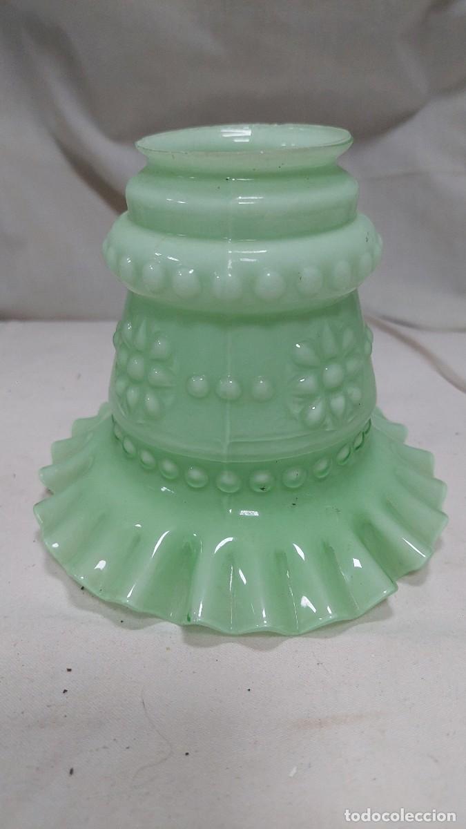 Vintage: Antigua tulipa de opalina verde