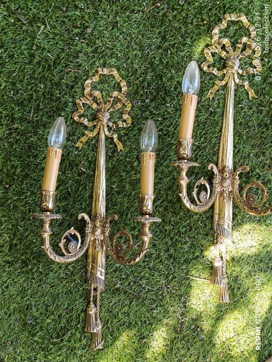 Vintage: ANTIGUA Y BONITA PAREJA DE APLIQUES DE PARED DE BRONCE.