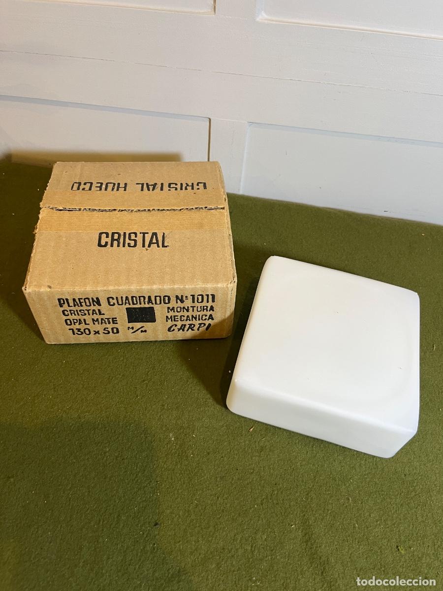 Vintage: Antiguo plaf&oacute;n cuadrado Carpi N&ordm; 1011 de cristal opal mate con caja original &ndash; Aplique techo o pared