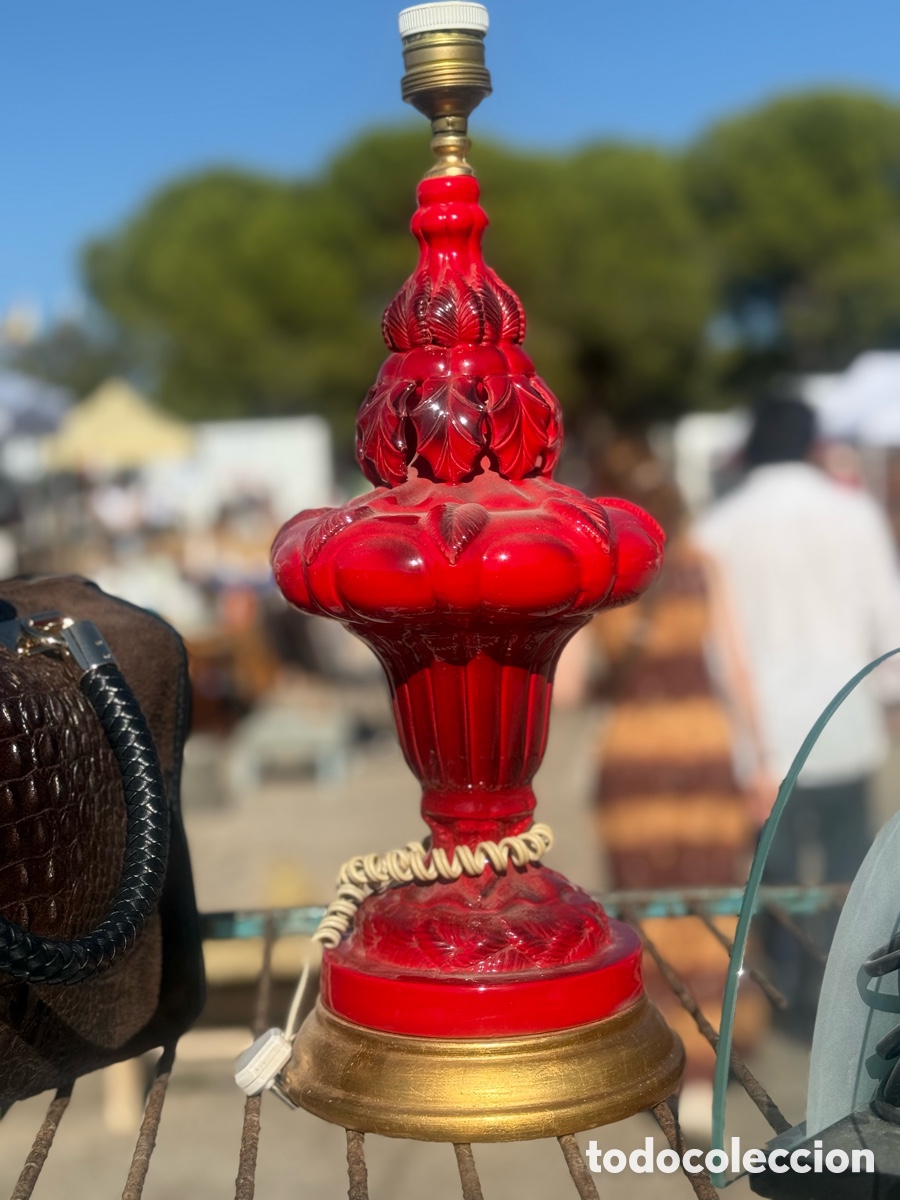 Vintage: Lampara manises roja. Unos 50 cm total