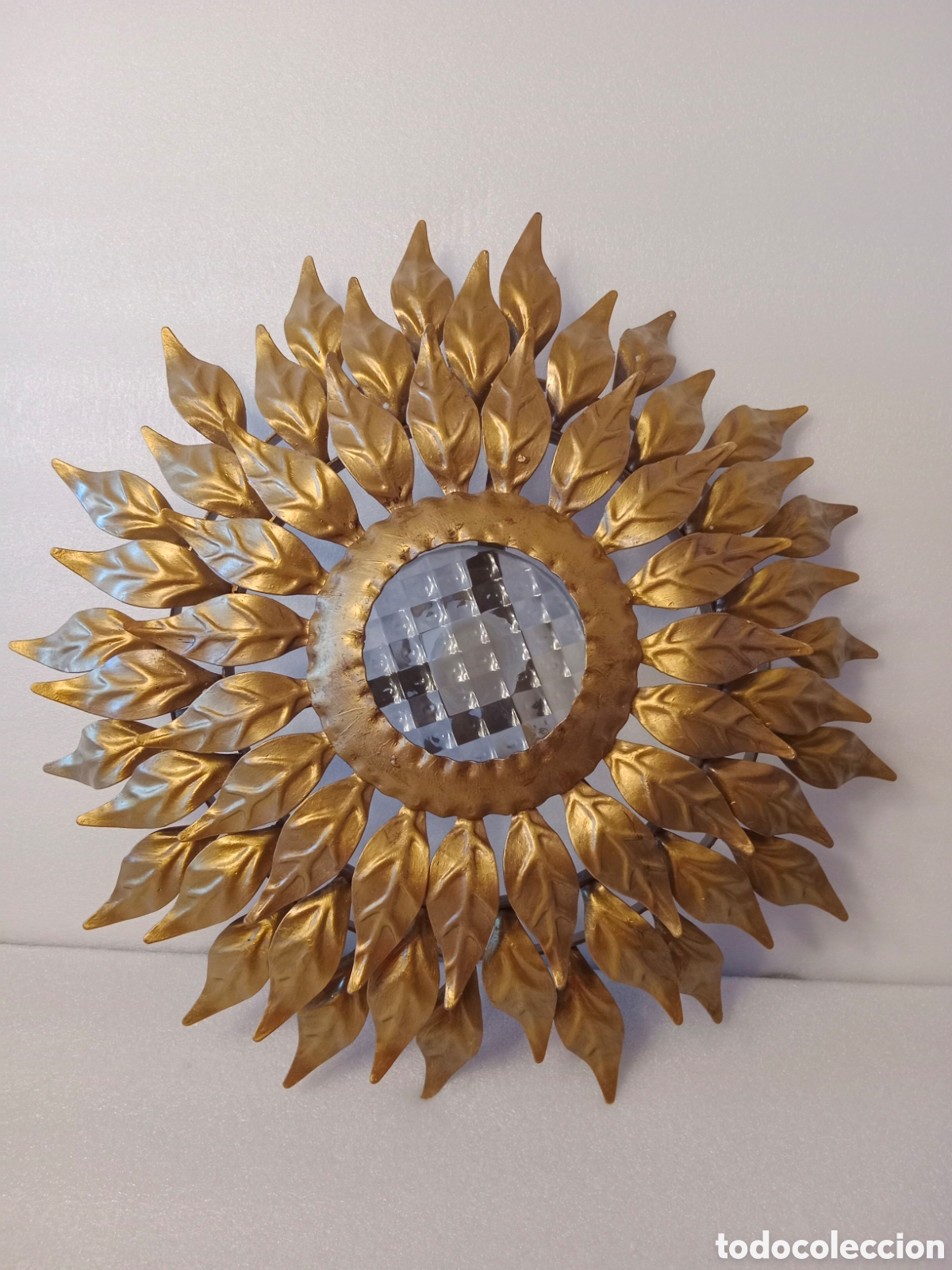 Vintage: L&aacute;mpara sol sunburst hojas doradas decoraci&oacute;n vintage