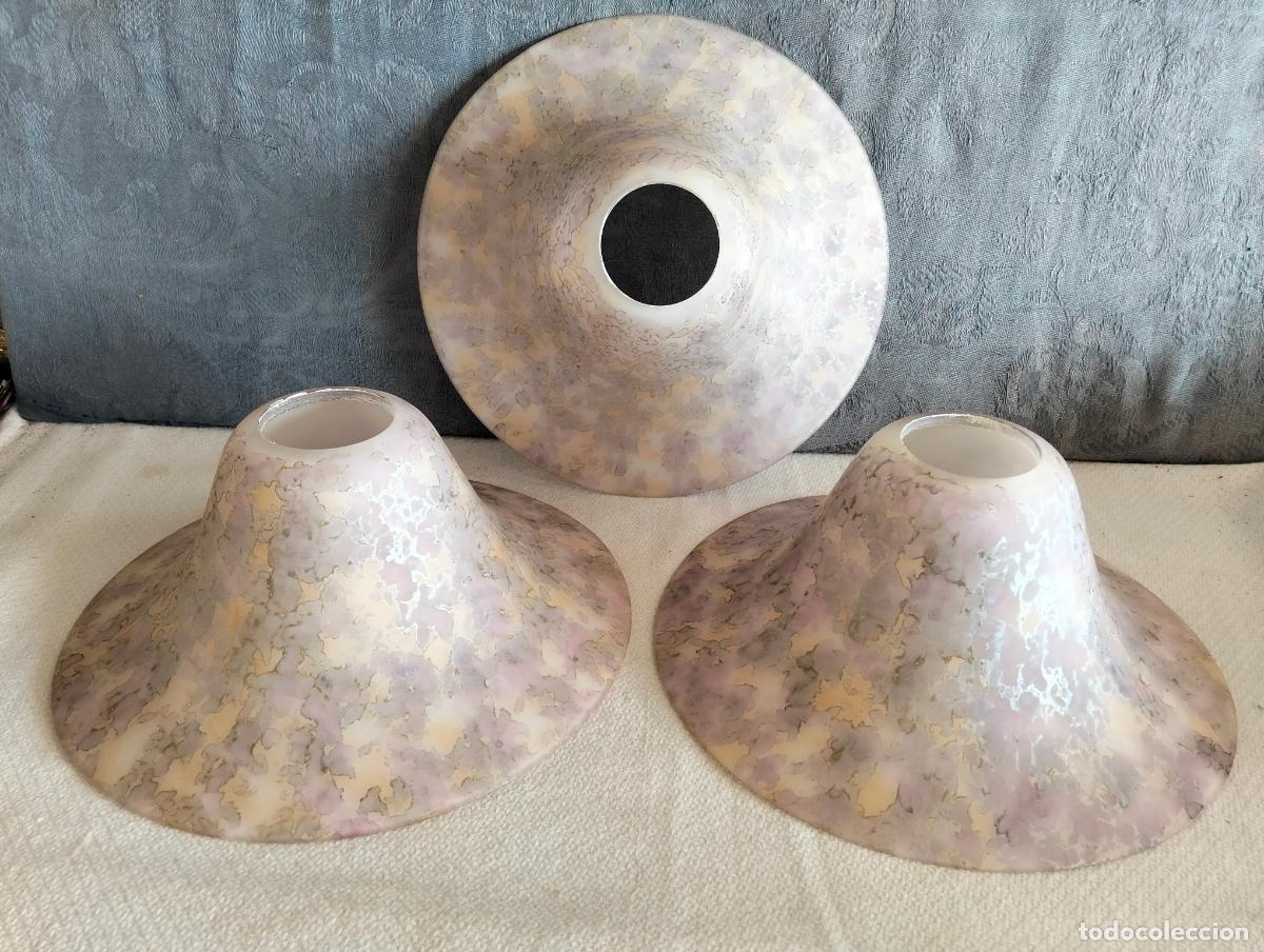 Vintage: Lote 3 tulipas de cristal blanco pintado a colores para l&aacute;mparas vintage repuestos flor&oacute;n a&ntilde;os 70-80
