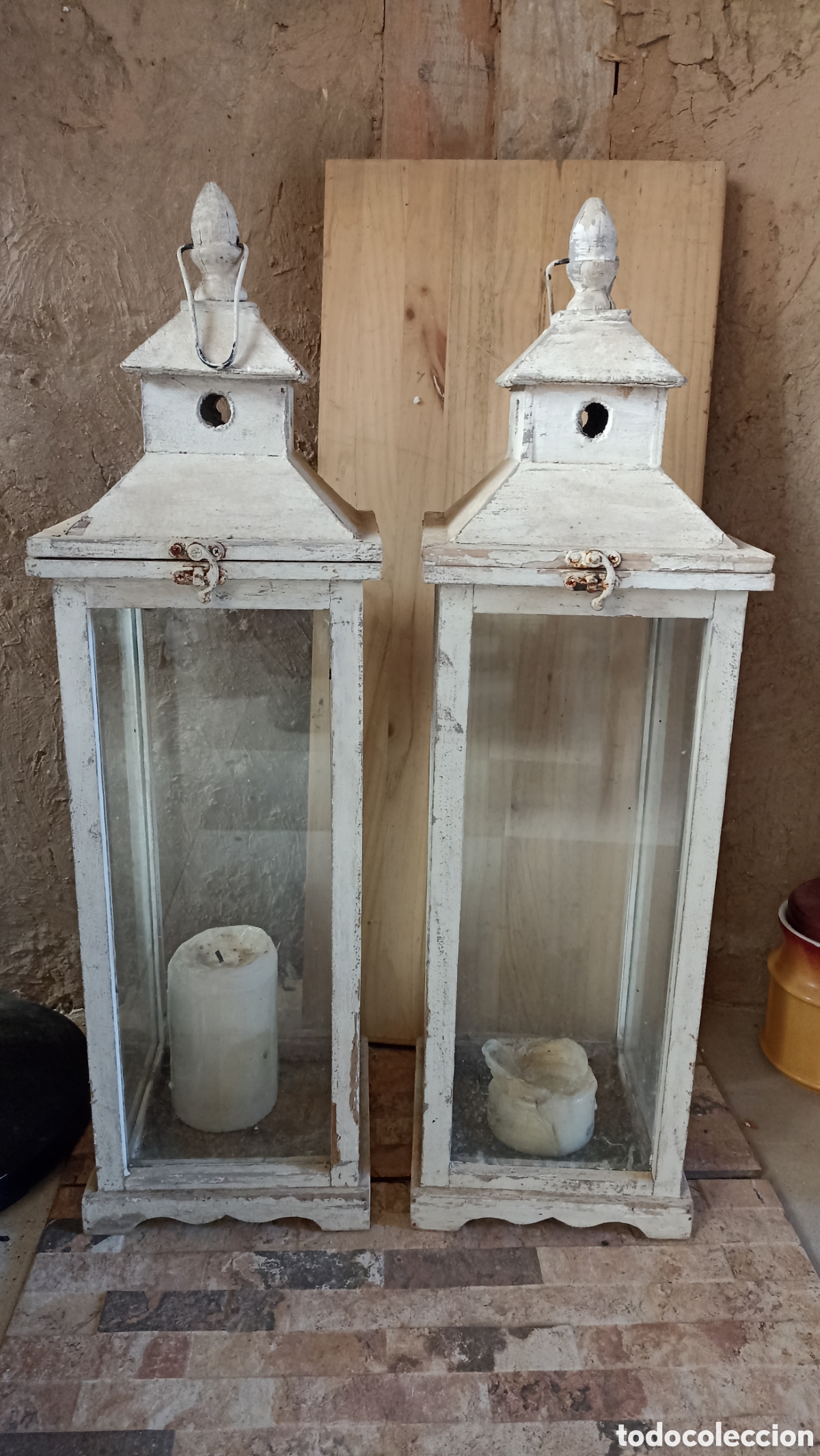 Vintage: Pareja de faroles / linternas de madera y cristal estilo r&uacute;stico vintage