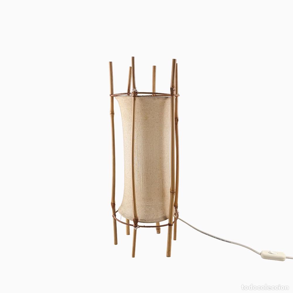 Vintage: L&aacute;mpara de sobremesa de ca&ntilde;a y tela de algod&oacute;n, estilo Louis Sognot, 1970's