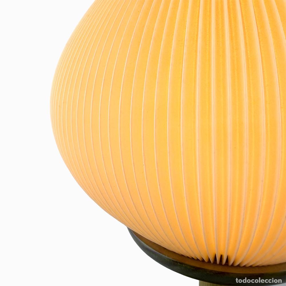 Vintage: L&aacute;mpara de mesa con pantalla plisada, 1980s - Foto 7