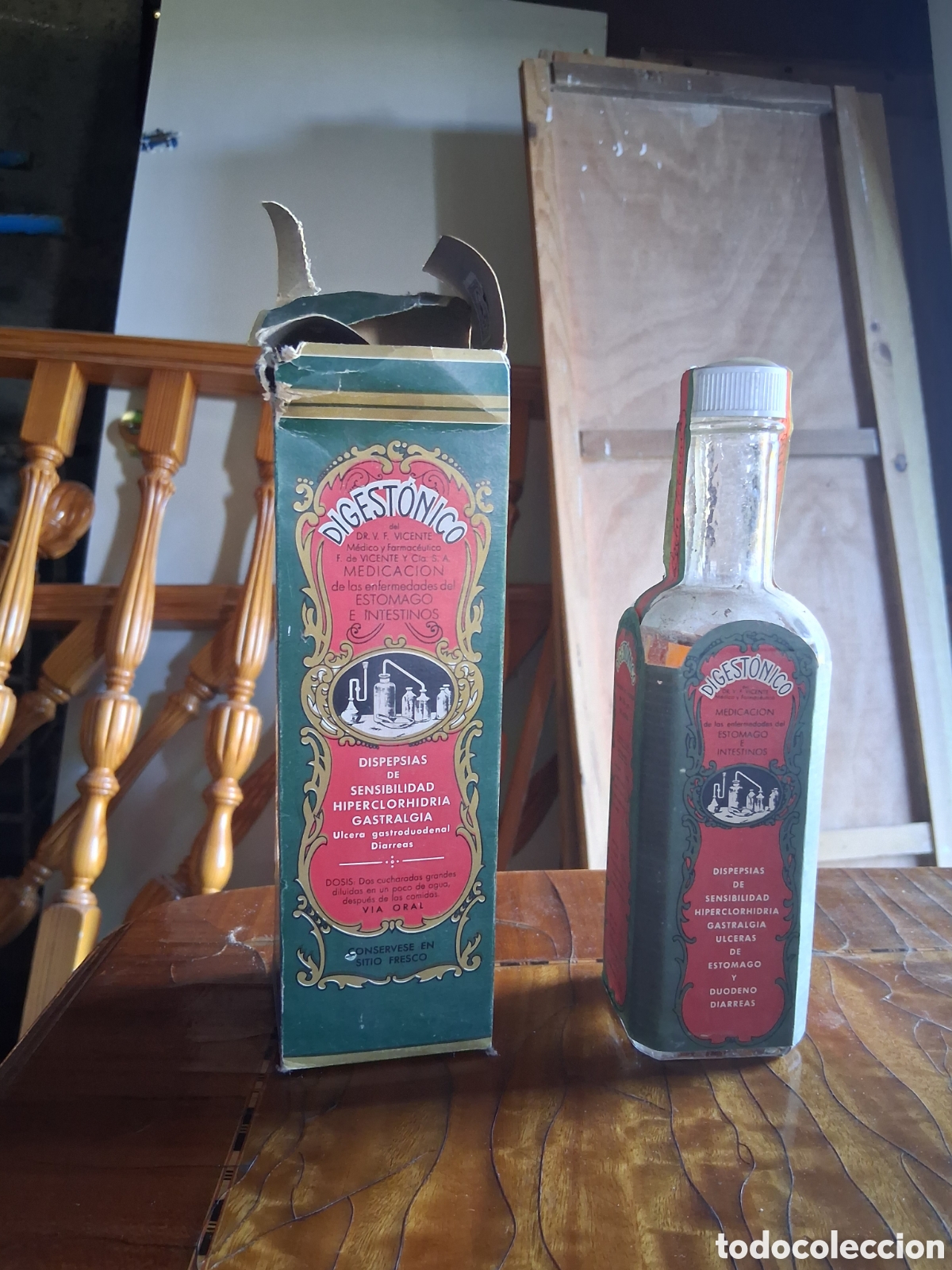 Vintage: Caja con botella de medicina DIGESTONICO DOCTOR VICENTE VELASCO